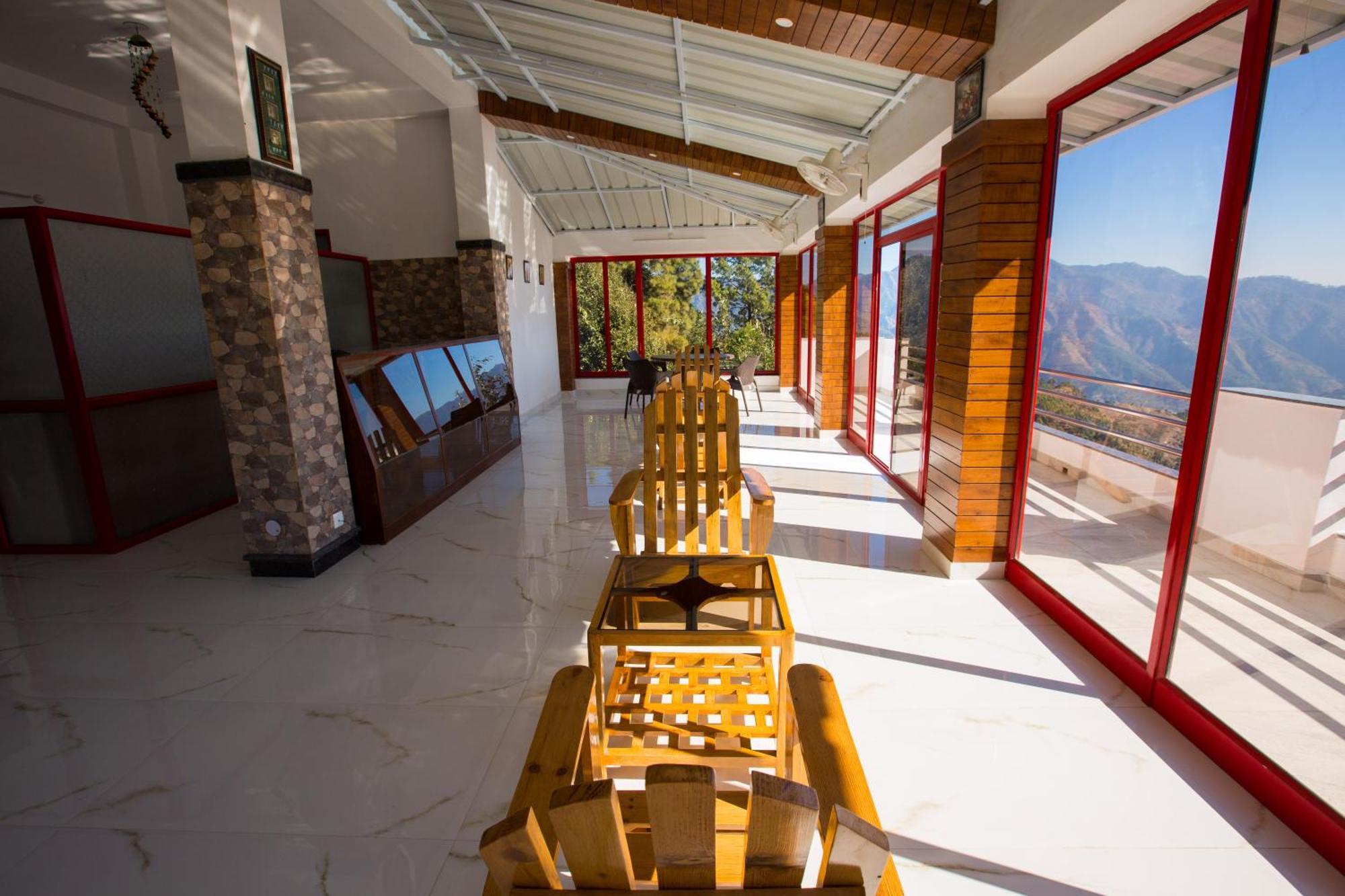 Blue Pine Resort Лансдаун Экстерьер фото